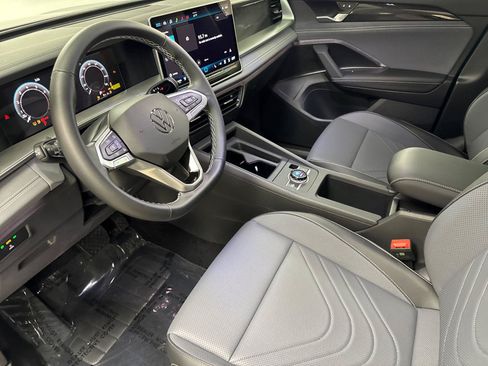 New 2026 Volkswagen Tiguan SE AWD/4WD image 9