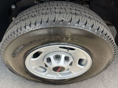 Used 2024 GMC Sierra 2500 Pro w/ Convenience Package image 30