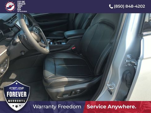 Used 2022 Jeep Grand Cherokee Limited 4xe w/ Luxury Tech Group II AWD/4WD image 11