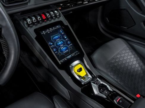Used 2022 Lamborghini Huracan EVO AWD/4WD image 23