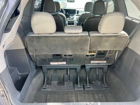 Used 2017 Toyota Sienna XLE AWD/4WD image 18