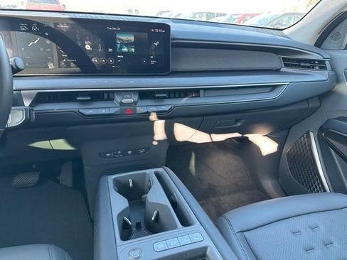 Used 2024 Kia EV9 Wind image 24