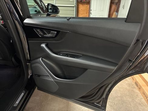 Used 2018 Audi Q7 3.0T Prestige AWD/4WD image 28