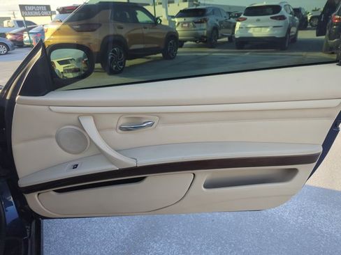 Used 2013 BMW 328i Convertible RWD image 26