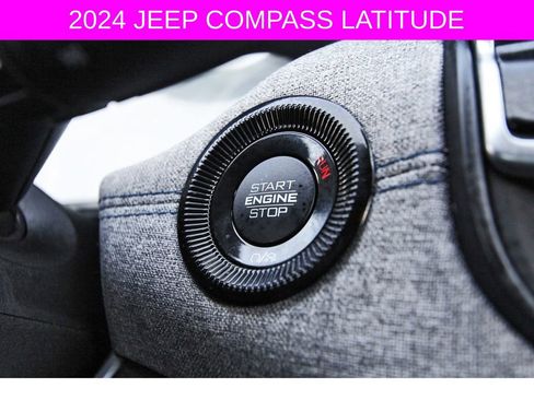 Used 2024 Jeep Compass Latitude image 19