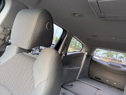 Used 2017 Chevrolet Traverse LT w/ Traveler's Package image 16