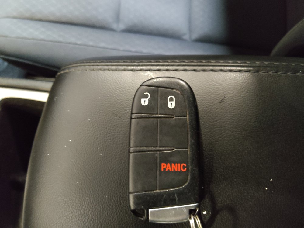 Used 2019 Jeep Grand Cherokee Laredo RWD image 32