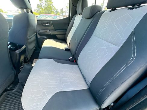 Used 2023 Toyota Tacoma TRD Sport image 4