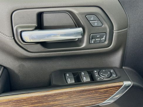 Used 2022 Chevrolet Silverado 2500 High Country w/ Z71 Off-Road Package image 18