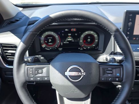 Used 2026 Nissan Rogue SL AWD/4WD image 23
