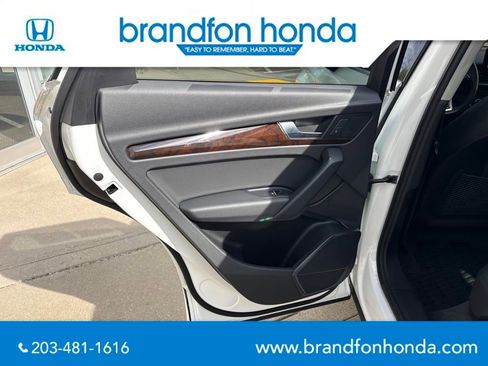 Used 2020 Audi Q5 2.0T Premium w/ Convenience Package AWD/4WD image 10