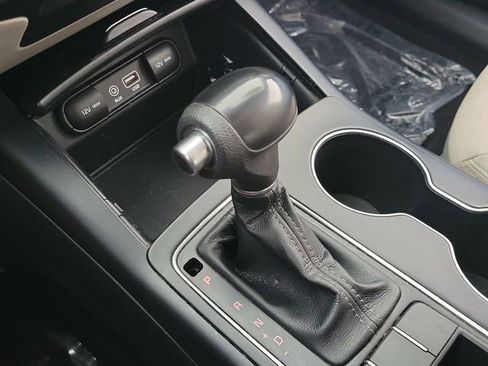 Used 2017 Kia Sorento LX image 9