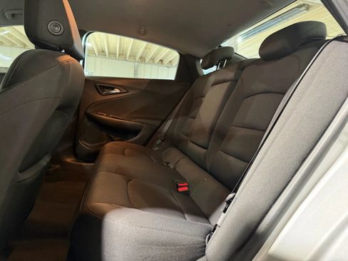 Used 2019 Chevrolet Malibu LT FWD image 11