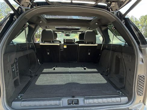 Used 2023 Land Rover Discovery S R-Dynamic AWD/4WD image 13