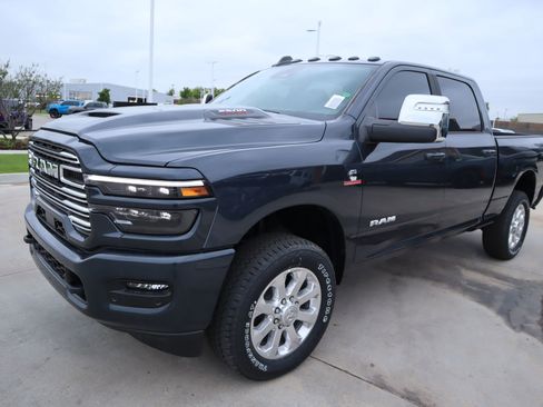 New 2026 RAM 2500 Laramie w/ Sport Appearance Package AWD/4WD image 12