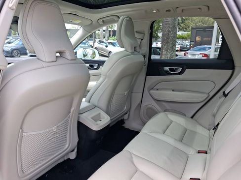 Used 2023 Volvo XC60 B5 Core w/ Protection Package Premier image 7