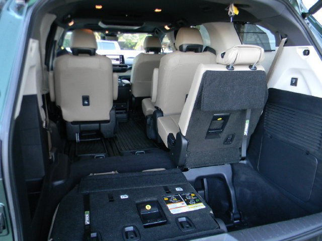 Used 2023 Toyota Sienna Limited AWD/4WD image 24