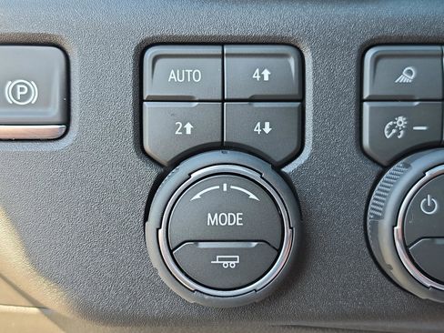 Used 2026 Chevrolet Silverado 2500 ZR2 AWD/4WD image 34
