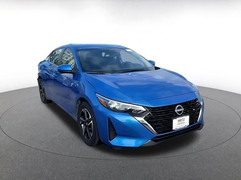 Used 2025 Nissan Sentra SV image 3