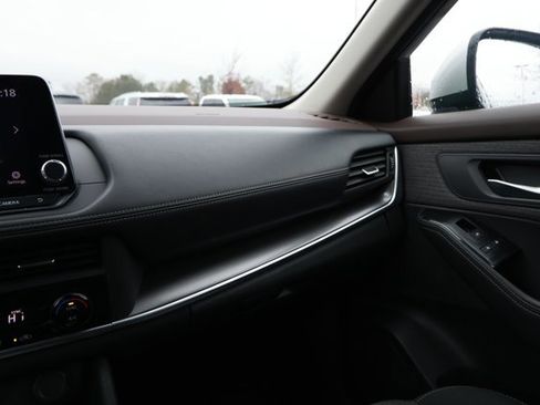 Used 2023 Nissan Rogue SV image 26