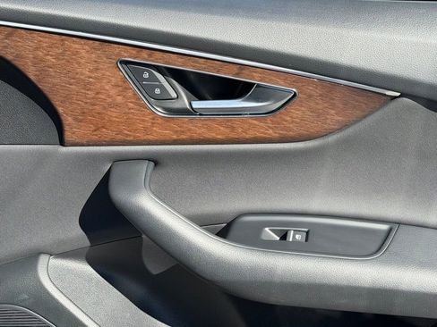 Used 2019 Audi Q8 Premium Plus w/ Premium Plus image 37