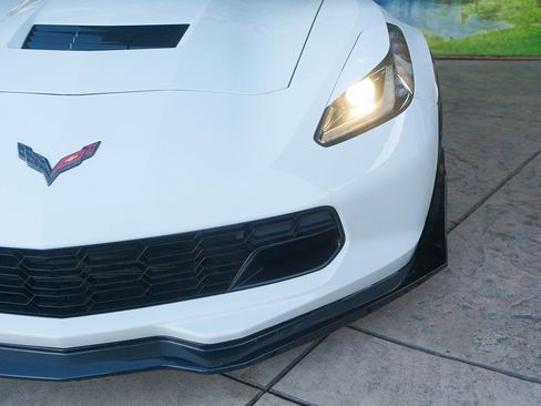 Used 2019 Chevrolet Corvette Grand Sport w/ Carbon Flash Badge Package image 39