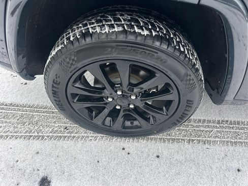 Used 2017 Jeep Grand Cherokee Altitude image 17