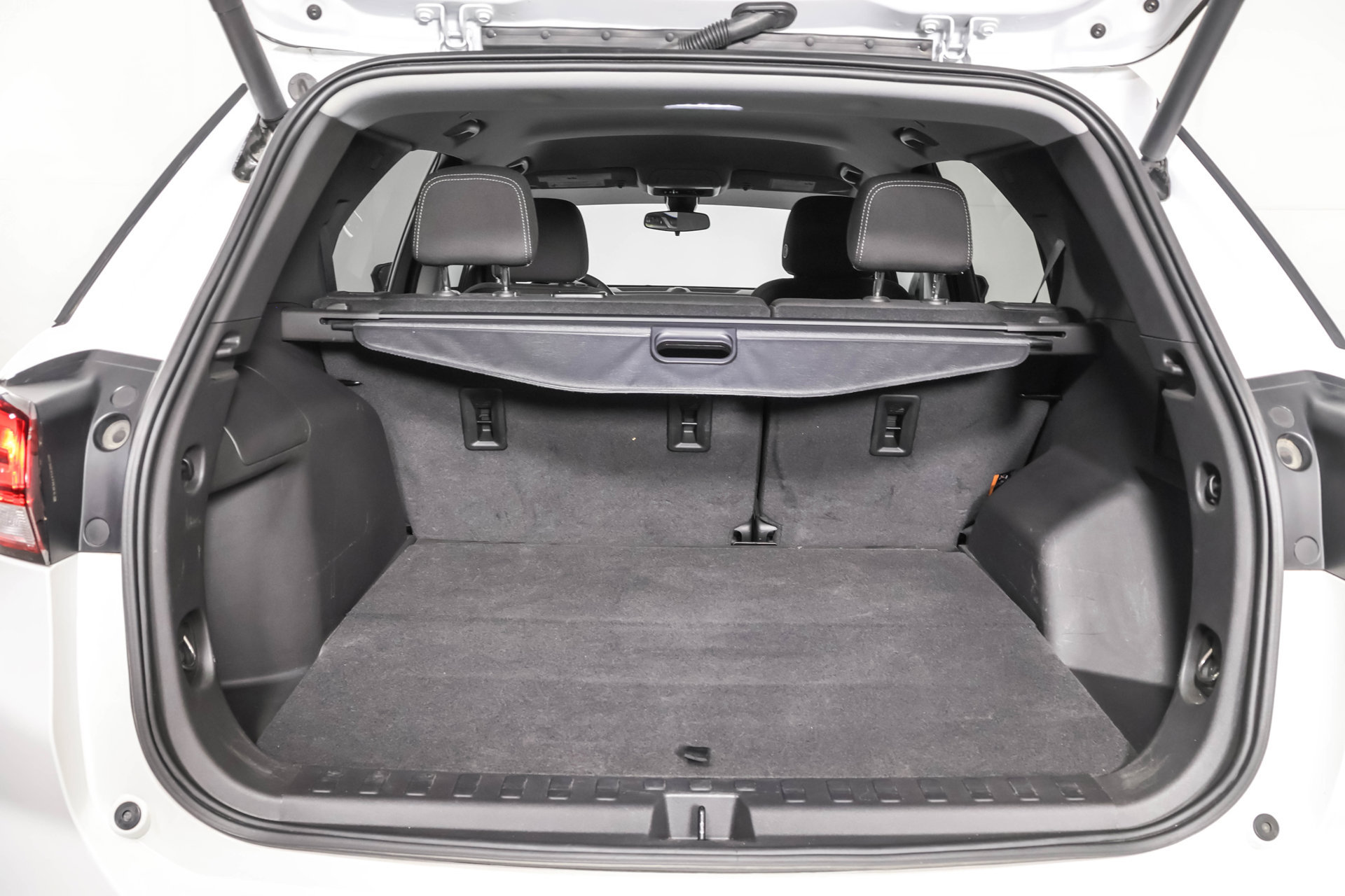 Used 2023 Chevrolet Equinox LT w/ Driver Convenience Package AWD/4WD image 39