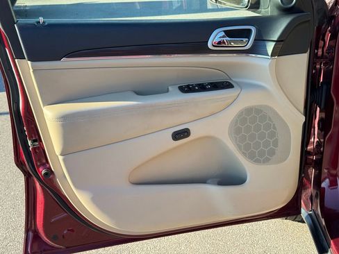 Used 2020 Jeep Grand Cherokee Limited image 27