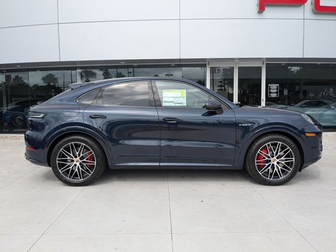 New 2025 Porsche Cayenne S image 7