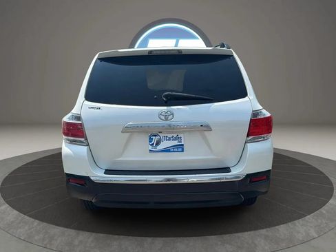 Used 2012 Toyota Highlander SE w/ Tow Pkg FWD image 9