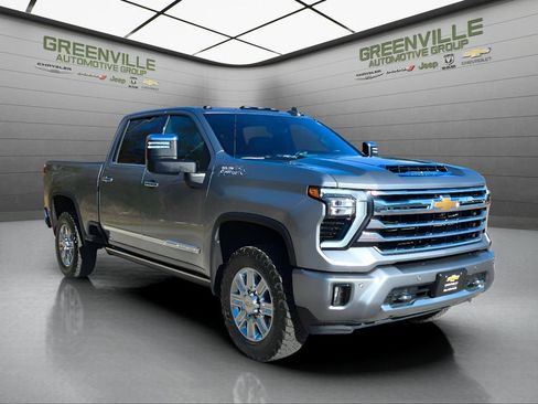 Used 2024 Chevrolet Silverado 2500 High Country w/ High Country Premium Package AWD/4WD image 11