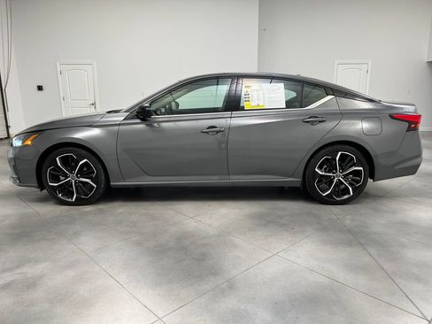 Used 2024 Nissan Altima 2.5 SR FWD image 5