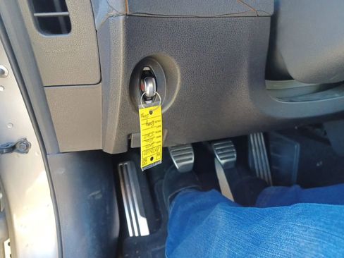 Used 2010 Nissan 370Z Touring w/ Sport Pkg image 8