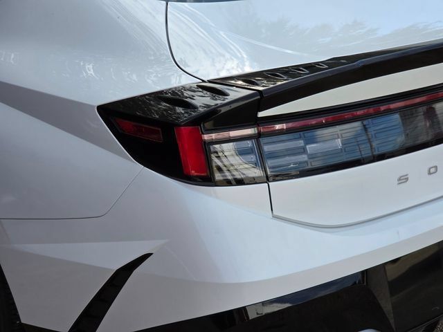 Used 2025 Hyundai Sonata SEL FWD image 8