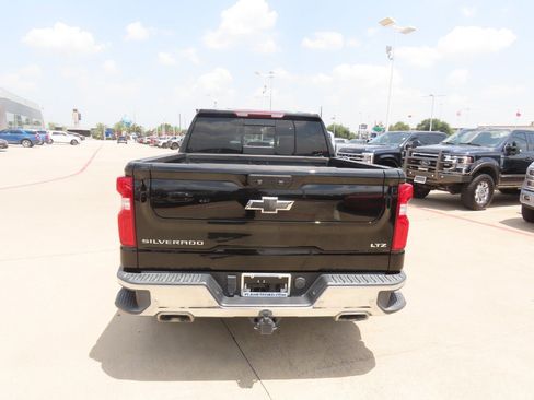 Used 2022 Chevrolet Silverado 1500 LTZ AWD/4WD image 13