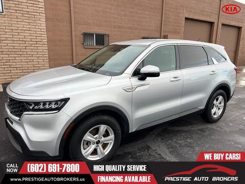 Used 2022 Kia Sorento LX image 4