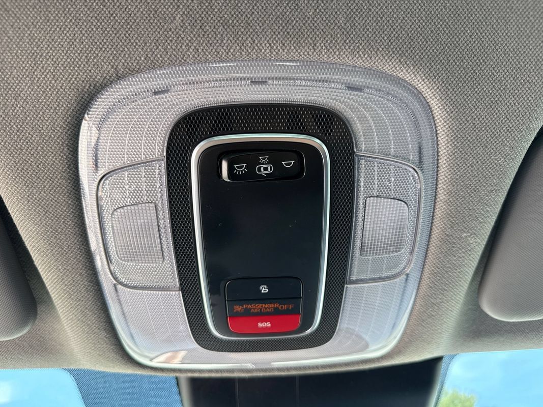 Used 2022 Hyundai Elantra SEL FWD image 24
