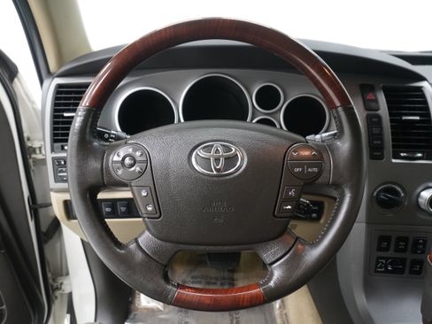 Used 2011 Toyota Sequoia Platinum image 21