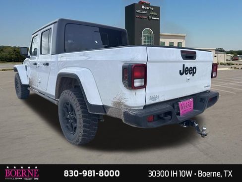 Used 2023 Jeep Gladiator Sport AWD/4WD image 9