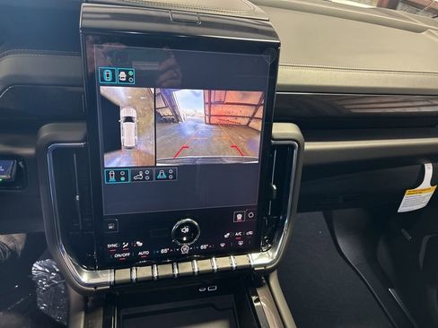 New 2026 GMC Yukon Elevation image 13