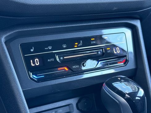 Used 2023 Volkswagen Tiguan SE R-Line image 21