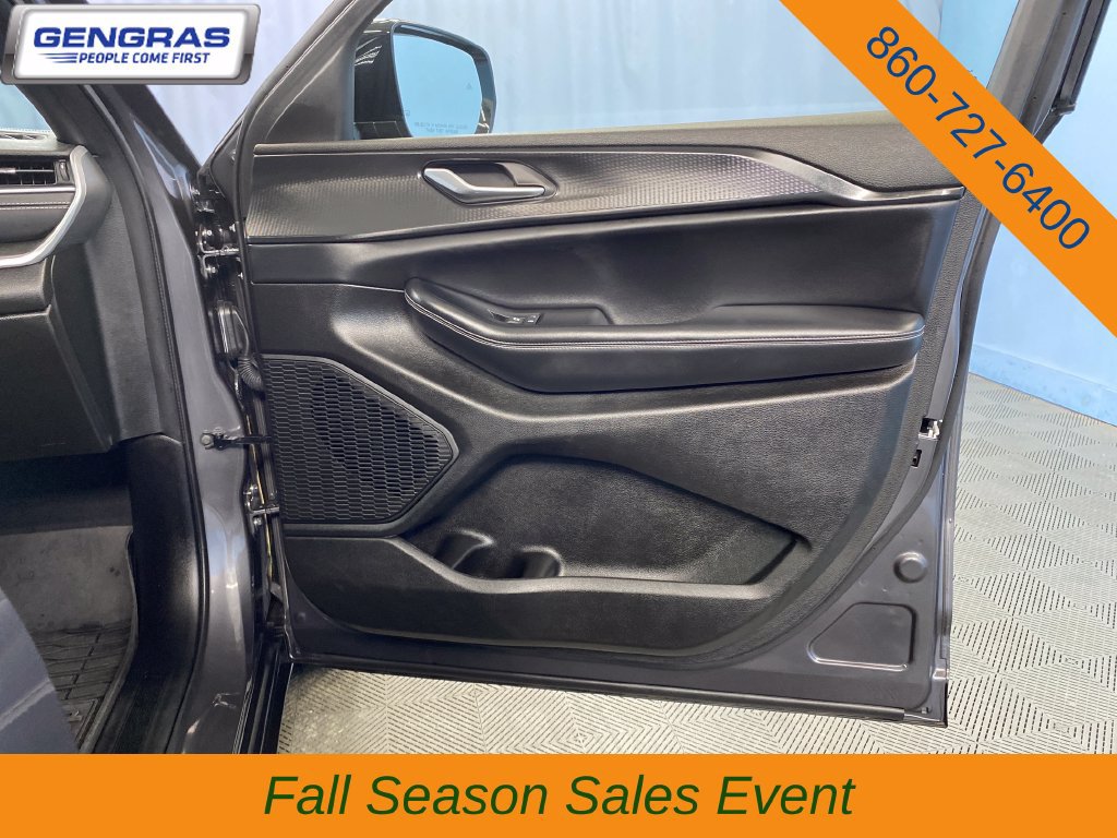 Used 2023 Jeep Grand Cherokee L Altitude AWD/4WD image 47