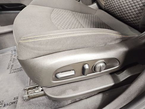 Used 2021 GMC Terrain SLE w/ Driver Convenience Package image 28