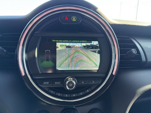 Used 2020 MINI Cooper 4-Door Hardtop FWD image 17