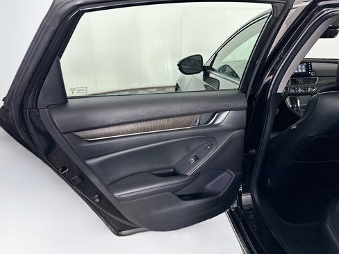 Used 2018 Honda Accord Touring image 26
