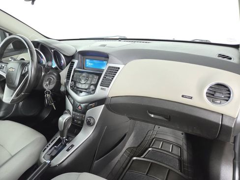 Used 2014 Chevrolet Cruze LT FWD image 30