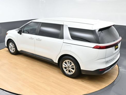 Used 2022 Kia Carnival LX FWD image 44
