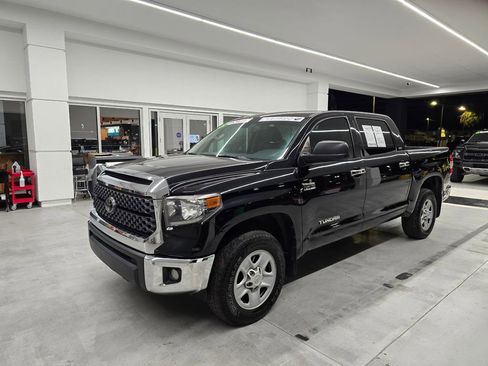 Used 2018 Toyota Tundra SR5 w/ SR5 Upgrade Package image 2