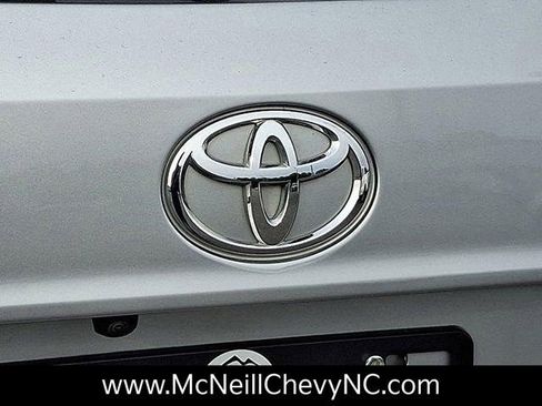 Used 2023 Toyota Highlander L image 30